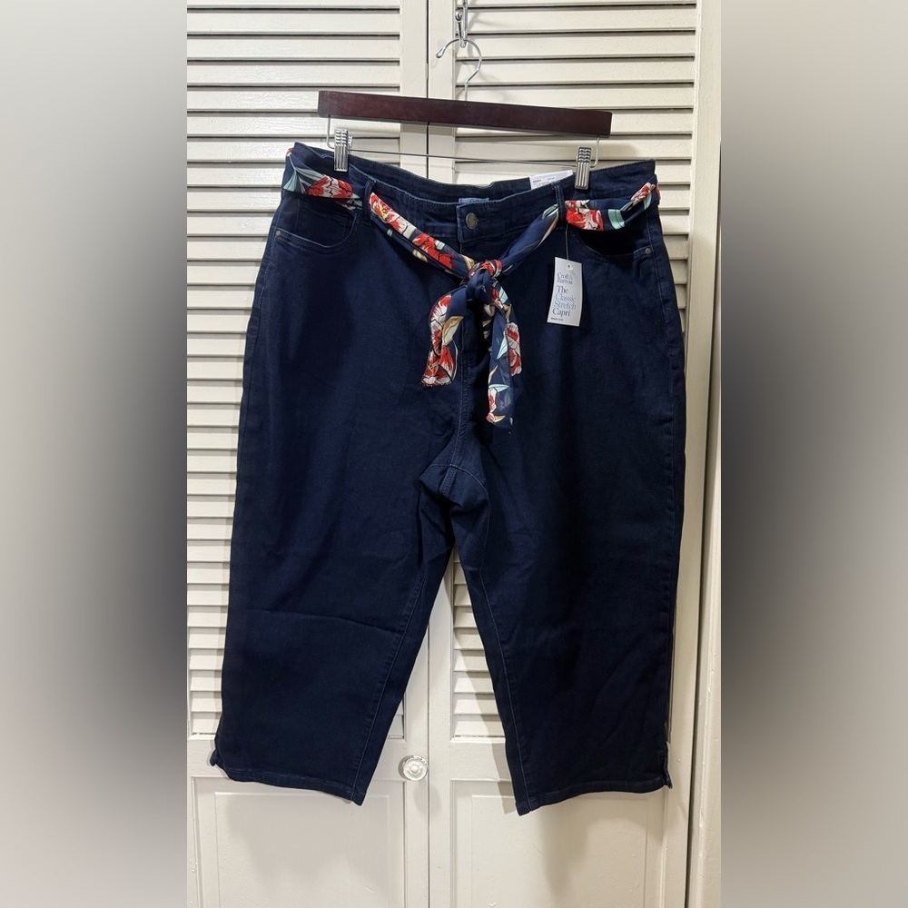 Women’s Navy Crop Pants with Floral Scarf Belt